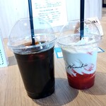 モア ザン カフェ ナミキ - アイスコーヒーとイチゴフルージー