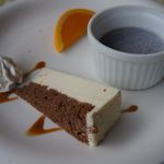 sandwich CLUB HOUSE - チーズケーキと胡麻プリン、オレンジ。ケーキは美味しいですが、オレンジを少なくしてもうちょっとケーキを食べたかったなぁ。