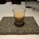 カンテサンス - 冷たいオニオングラタンスープ