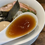 創作麺工房 鳴龍 - ビシッと節の効いたスープ