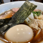 創作麺工房 鳴龍 - 濃厚味玉に高級海苔
