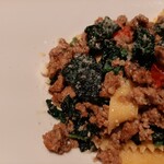 タヴェルネッタ・ダ・キタヤマ - 香味野菜や白ワインと煮込んだ、粗挽き鴨肉ラグーが重厚！カーボロネロ（黒キャベツ）や粉チーズと共に手打ちパスタにからむ～