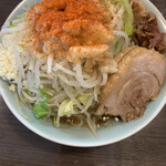 かじろうramen7 - ラーメン小、野菜&にんにく、あぶら増し 一味on