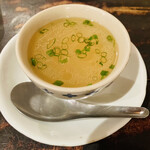 Asian cafe dining Trucha - セットのスープ