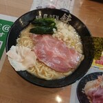 麺屋 錬 - 豚白湯ラーメン  麺大盛  ほうれん草トッピング