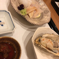 馬車道 大かわ - お刺身と牡蠣