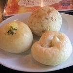 夢厨房 - 焼きたてパン各種