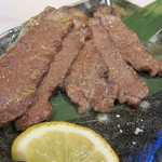 伸太 - 厚切り鹿肉　炭火焼　1200円