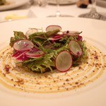 和牛のテリーヌ　ラディッシュと共に