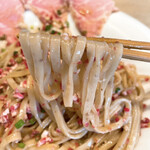 Mari iida - 【2021年05月】牛とろまぜそば225g＠1,600円、麺アップ。