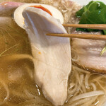 Mari iida - 【2021年05月】特製白煮干醤油らーめん＠1,300円、鶏チャーシュー。。