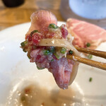 Mari iida - 【2021年05月】牛とろまぜそば225g＠1,600円、ローストビーフと牛とろと麺を絡めて。。。旨いヽ(^o^)丿