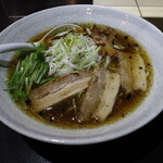 中華そば いちかばちか - 料理写真:中華そば 醤油(650円、斜め上から)