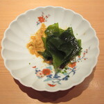 鮨 さかい - 若芽で鮟肝の残りを絡め取り