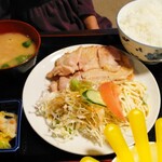 たなぽん食堂 - 鹿児島県産黒豚生姜焼定食