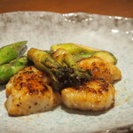 すし処 錦 - ホタテと春野菜（アスパラ＆タラの芽）のバター焼き