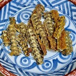 鮒兼 - 飲まなくても出てくる骨煎餅ｗ　これはスイッチ入るからやめて欲しいけど美味しいからいただきます！