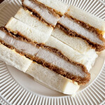 ぱんと洋菓子 オリムピックパン - かつサンドです　なぜかオシャレなフィンガーフードスタイルです