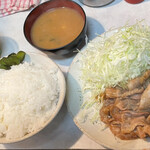 とんかつ三太 - 豚しょうが焼＋肉の大盛