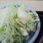 御食事処勝美 - あとがけドレッシングのサラダマカロニサラダ付