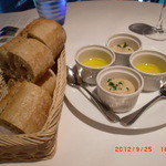 ブラッスリー ポール・ボキューズ - バゲット・リエット・オリーブ油