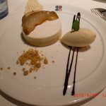 ブラッスリー ポール・ボキューズ - 洋梨とキャラメルというベストマッチのデザート