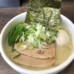 オタクが作るラーメンは異世界でも通用するらしい。 - 鶏そば 味玉チャーシュー　大盛