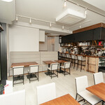 めがね食堂 a la gri - 広い通路なのでベビーカーや車いすでのご来店も可能です
