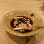 勢麟 - 目の前で練り上げたわらび粉100％のワラビ餅に糖蜜、廃糖蜜