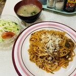 タニ洋食喫茶 - 味噌汁はサービス