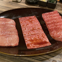 焼肉 ジャンボ はなれ - 上タン塩、うわみすじ、ザブトン