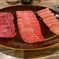 焼肉 ジャンボ はなれ - サガリ、みすじ、肩ロース