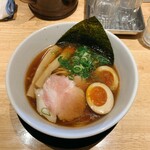 らーめん みふく - 料理写真:焼きあご醤油麺 830円(税込) + 味付き煮卵1/2 80円(税込)