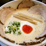 ラーメン家 みつ葉 - 豚CHIKI しょうゆ チャーシューメン