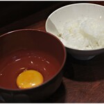 中華そば たた味 - セットの生卵＆半ライス