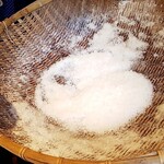 ウシマル - 手作りの塩。