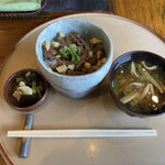 料理旅館　高砂 - ステーキ丼（山椒味噌仕立て）