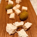 3 types of Italian cheese with chili jam