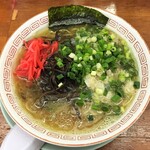 しぇからしか - ラーメン きくらげ増､紅ショウガ　麺バリカタ