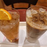 イタリアン・トマトカフェジュニア - アイスカフェラテ(350円)/アイスピーチティー(280円)