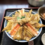 西中洲　河童 - ◆穴子ちらし丼・・穴子は若干薄めですがたっぷり盛られ、ツメもいい味わいで美味しい穴子丼。