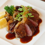 カフェ＆バル チュロス - エゾ鹿のステーキ