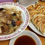 餃子の王将 古出来店 - 中華丼と餃子