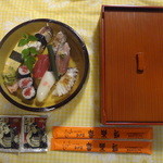 喜楽鮨 - 並寿司（1050円）、特上寿司（2625円）