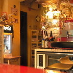 TAPAS桜台 - 赤いのが　　　　　サーバー→