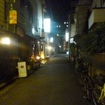 蓮池 丸万寿司 - 狭い路地の路地に有ります。
