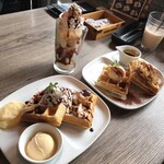 グッディ グッディ - セットのデザート ワッフル2種 パフェ1種チョコバナナカスターW マスカルポーネチーズカプチーノW ミルフィーユチョコパフェ