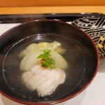 馬車道 大かわ - アイナメとワカメ真丈