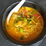 Dainingu Baru Dhuseni Mura - カレーラーメン、麺少なめ