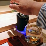 寿し道 桜田 - 消毒用の自動スプレー